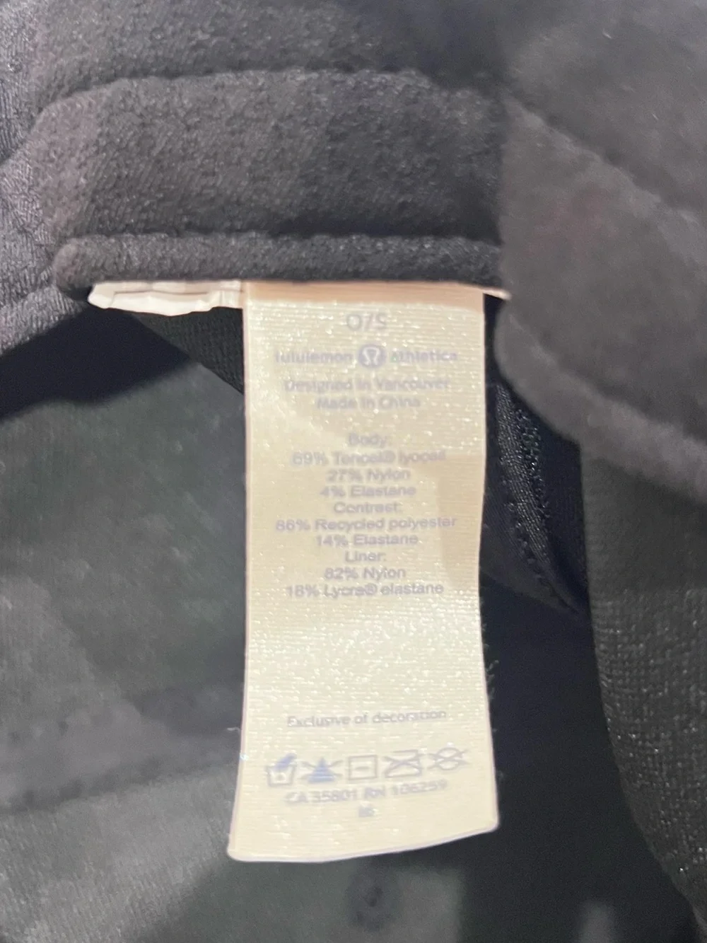 lululemon athletica Black Interior Tag Detail